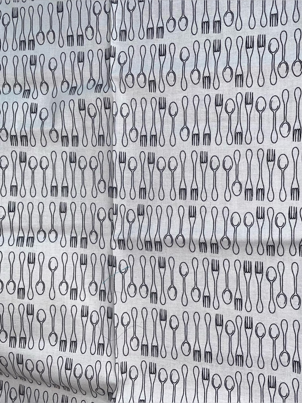 7 CottonFat Quarters Fabric Bundle Forks & Spoons/Teapots B & W Quilting Crafts - Picture 11 of 12